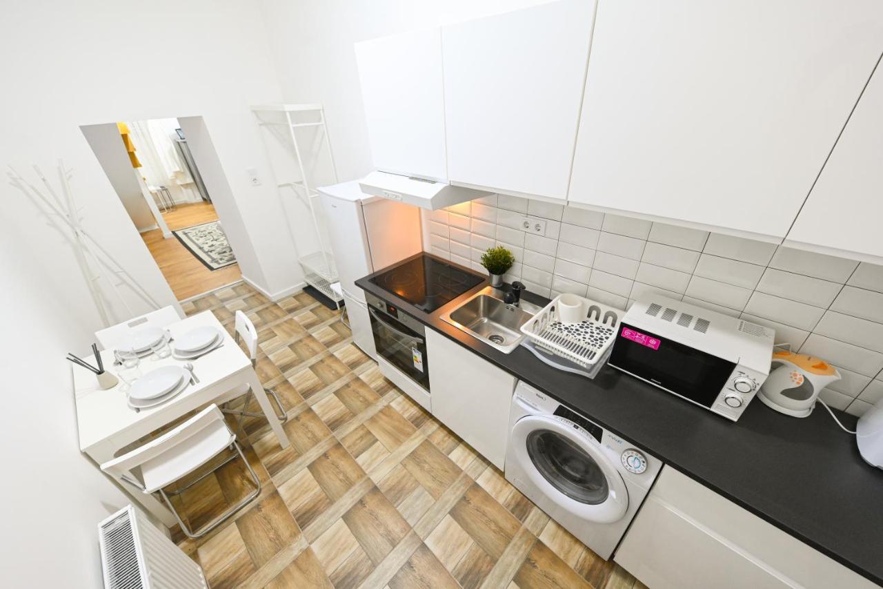 Charming Apartment In Damjanich Str., Lucas Budapeste Exterior foto